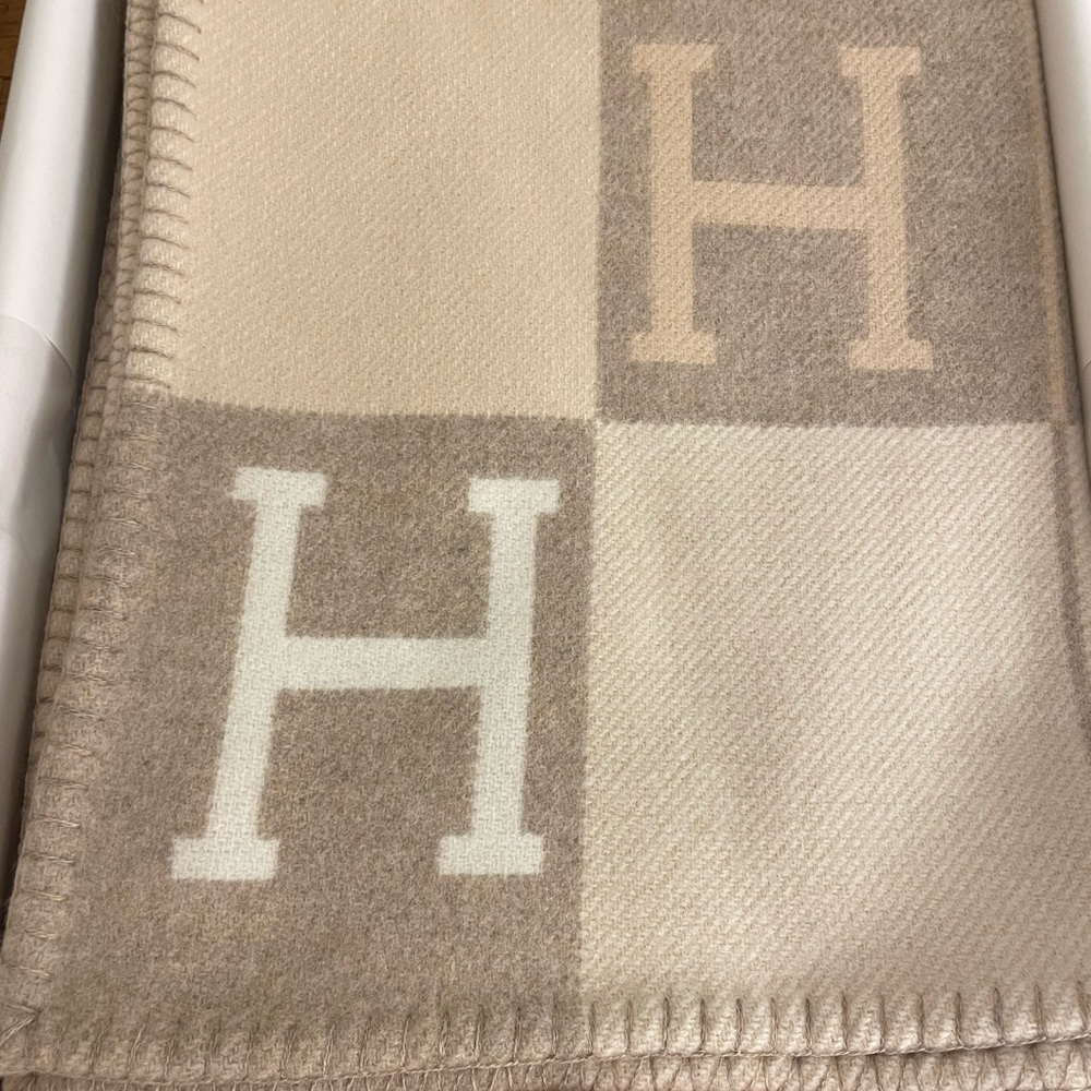Hermes Avalon III Blanket
